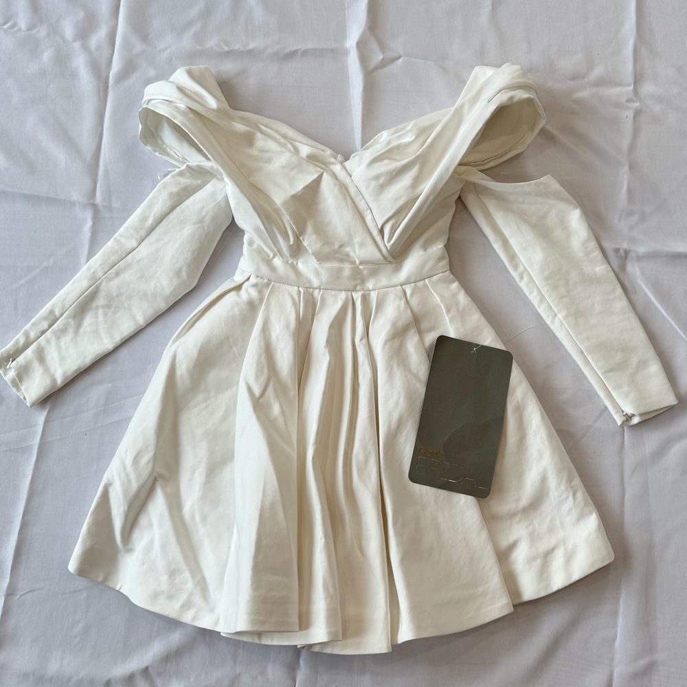 ASOS BRIDAL DESIGN EDITION Lila satin structured off shoulder mini wedding dress - Picture 6 of 12